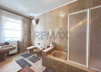 Bagno - Appartamento Via Giuseppe Divittorio
 
22, Rodi Garganico - foto 7