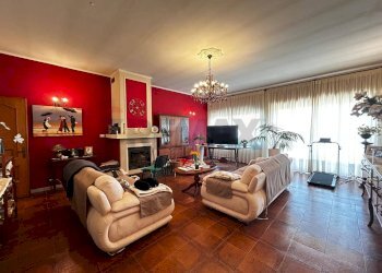 Soggiorno - Appartamento Via Giuseppe Divittorio
 
22, Rodi Garganico - foto 15