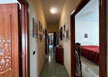 Hall / corridoio - Appartamento Via Giuseppe Divittorio
 
22, Rodi Garganico - foto 24