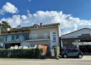 Esterno palazzo - Bilocale Via Giuseppe Garibaldi
116, Carrù - foto 23