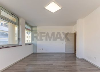 Stanza vuota - Office Via Carlo Felice
 
33C, Sassari - photo 10