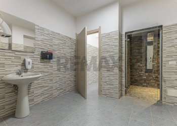 Bagno - Office Via Carlo Felice
 
33C, Sassari - photo 11