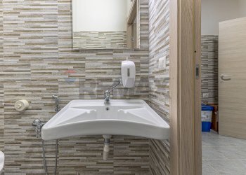 Bagno - Office Via Carlo Felice
 
33C, Sassari - photo 30