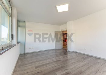 Stanza vuota - Office Via Carlo Felice
 
33C, Sassari - photo 51