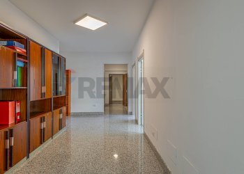 Hall / corridoio - Office Via Carlo Felice
 
33C, Sassari - photo 52
