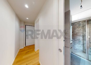 Hall / corridoio - Three-room apartment Via Doberdo'
 
22, Milano - photo 11