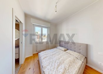 Camera / camera da letto - Three-room apartment Via Doberdo'
 
22, Milano - photo 23