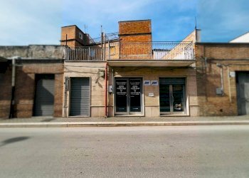 Foto 1 - Commercial Premises VIA NAPOLEONE BATTAGLIA
 
27, Lucera - photo 1