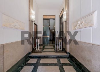 Ricezione / Lobby - Four-room apartment via verdi
 
1, Gallarate - photo 3