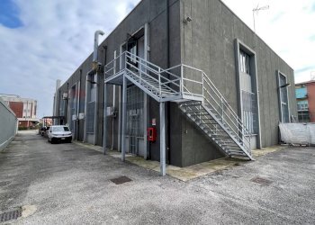 Casa all\'aperto - Capannone via Gorizia, Vigonza - foto 1