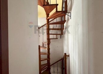 Scale - Trilocale via cairoli, Merate - foto 24