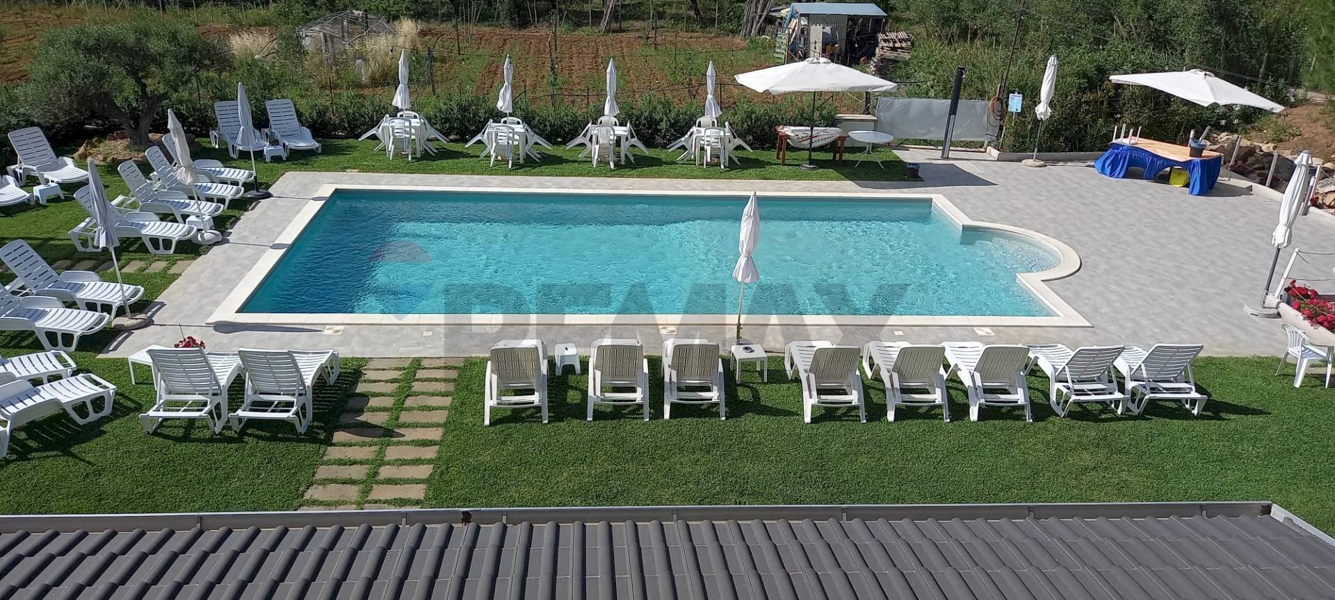 Piscina - Villa contrada  Costa di Bisaccia
 
39, Partinico - foto 1