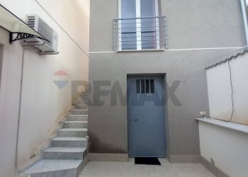 Scale - Casa semi indipendente contrada  Costa di Bisaccia
 
39, Partinico - foto 37