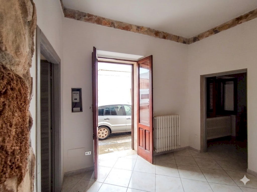 Hall / corridoio - Semi-detached house Via Lucania
 
21/24, Campi Salentina - photo 2