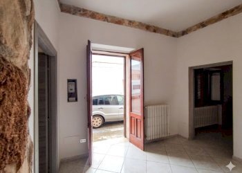 Hall / corridoio - Semi-detached house Via Lucania
 
21/24, Campi Salentina - photo 2