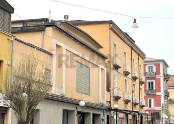 Edificio all\'aperto - Locale Commerciale VIA PIAVE
5 D, Cosenza - foto 2