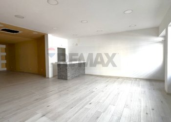 Stanza vuota - Locale Commerciale VIA PIAVE
5 D, Cosenza - foto 8