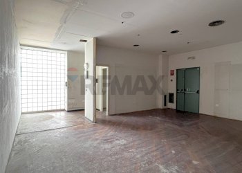 Stanza vuota - Locale Commerciale VIA PIAVE
5 D, Cosenza - foto 18