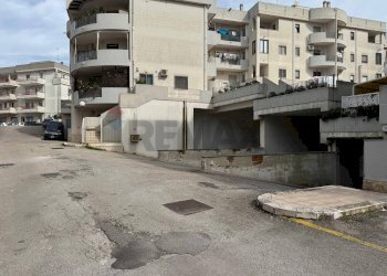 Edificio all\'aperto - Box Via Lorenzo D'Arcangelo
 
3, Martina Franca - foto 6