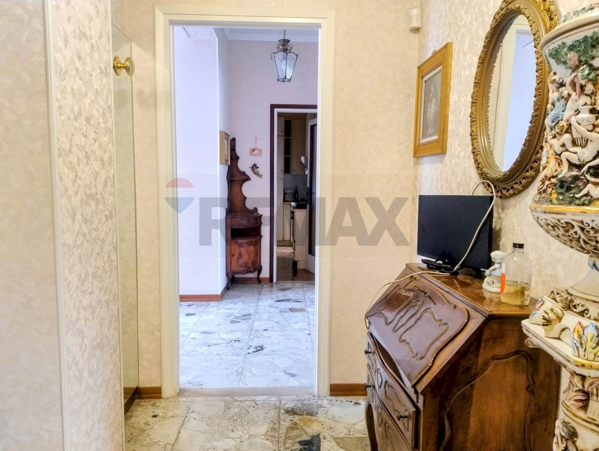 Hall / corridoio - Three-room apartment Via Al colleggio dei nobili
 
9, Parma - photo 3