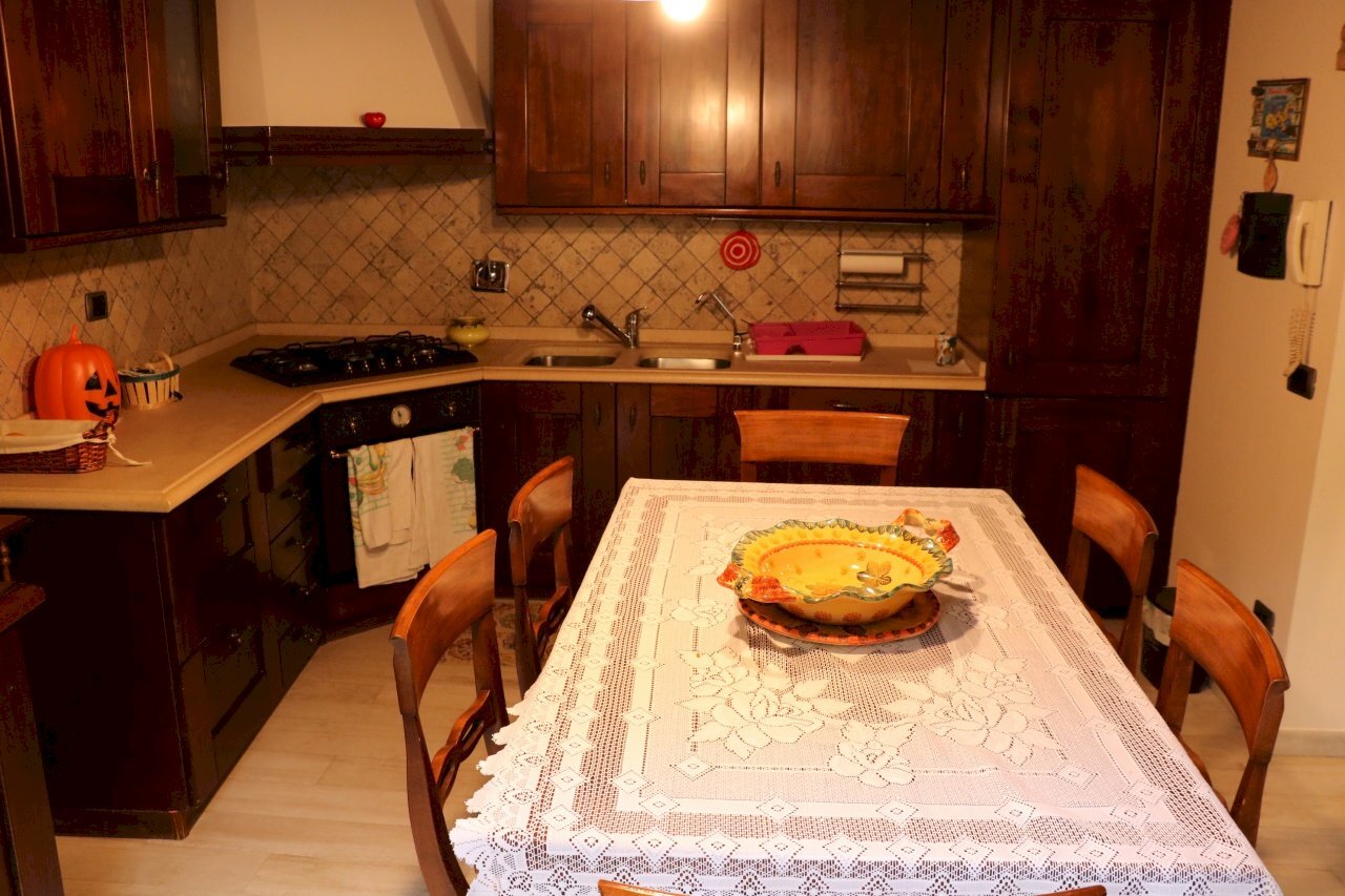 Veduta della cucina-pranzo - Stable - Palace Via della Forra, Lastra a Signa - photo 2