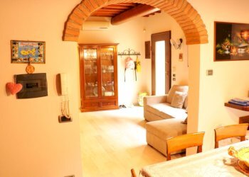 Altra veduta verso il soggiorno dalla cucina-pranzo - Stable - Palace Via della Forra, Lastra a Signa - photo 4