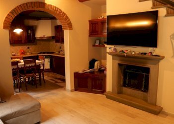 Altra veduta del grazioso soggiorno - Stable - Palace Via della Forra, Lastra a Signa - photo 10