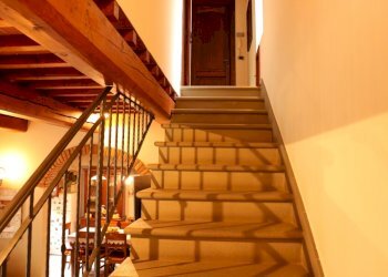 Particolare delle scale in pietra serena - Stable - Palace Via della Forra, Lastra a Signa - photo 27