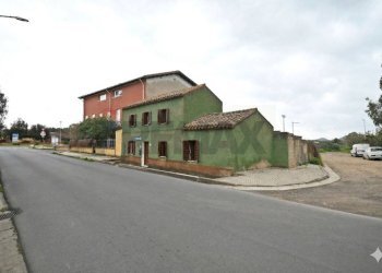 Casa all\'aperto - Casa indipendente Via Roma
 
74, Vallermosa - foto 2