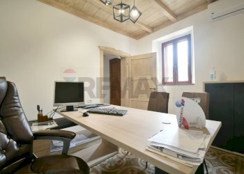 Ufficio - Casa indipendente Via Roma
 
74, Vallermosa - foto 7