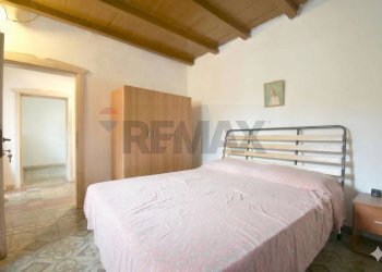 Camera / camera da letto - Casa indipendente Via Roma
 
74, Vallermosa - foto 9