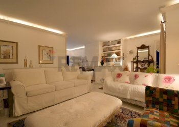 Soggiorno - Quadrilocale Via Capri
 
24, Quartu Sant'Elena - foto 26