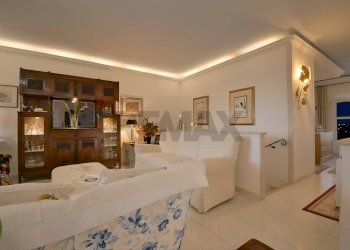 Soggiorno - Quadrilocale Via Capri
 
24, Quartu Sant'Elena - foto 27