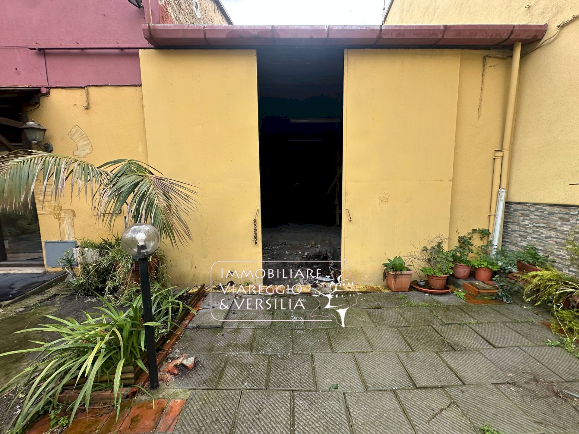 Foto 1 - Magazzino via Aurelia sud, Viareggio - foto 1