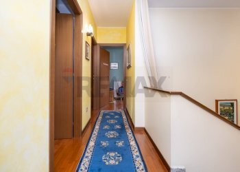 Hall / corridoio - Villa a Schiera via dei bersaglieri
 
19, Brembate - foto 7