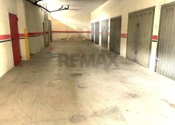 Parcheggio - Box Via Jugoslavia
 
10, Trani - photo 5