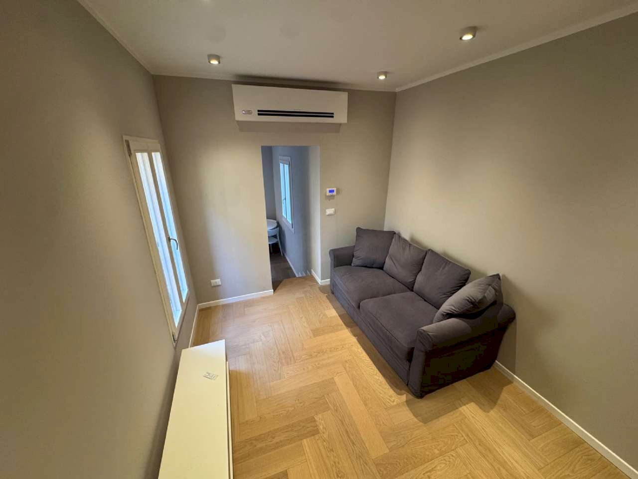 soggiorno - Trilocale via De Buttieri, Bologna (zona Centro Storico) - foto 2