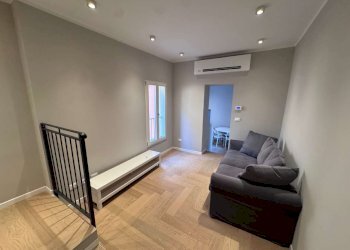 soggiorno - Appartamento via De Buttieri, Bologna (zona Centro Storico) - foto 3