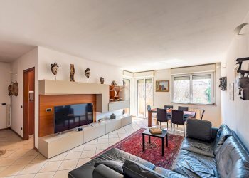 Three-room apartment Via Volta, Rescaldina - photo 5