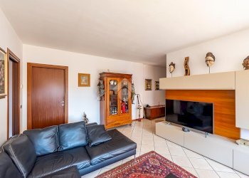 Three-room apartment Via Volta, Rescaldina - photo 7