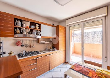 Three-room apartment Via Volta, Rescaldina - photo 8