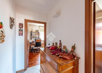 Three-room apartment Via Volta, Rescaldina - photo 18