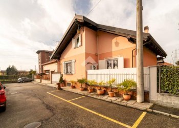 Villa Via olevano, Grugliasco - photo 1