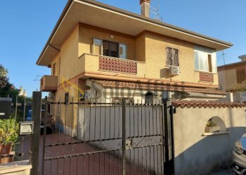 Fiumicino, Isola Sacra - trilocale piano terra - Trilocale Via Carlo Fecia di Cossato, Fiumicino - foto 1