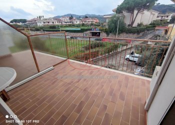 terrazzo - Two-room apartment Via Diano San Pietro, Diano Castello - photo 2