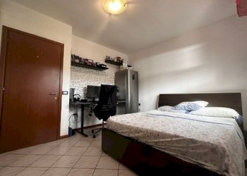 camera da letto - Quadrilocale Via della Quercia, Vaiano - foto 25