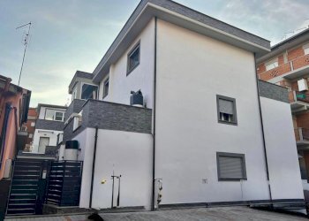 WhatsApp Image 2025-10-14 at 17.58.25.jpeg - Trilocale Viale Roma 74, Guidonia Montecelio - foto 26