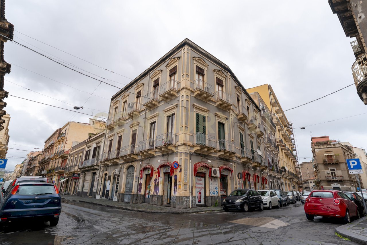 Bottega Odierno (1).jpg - Appartamento Via Francesco Crispi 200, Catania - foto 1