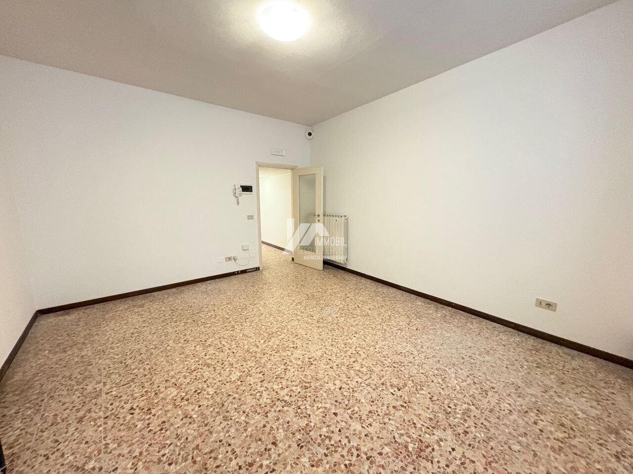 WhatsApp Image 2026-02-27 at 15.41.12_risultato.jp - Office Contrada delle Bassiche, Brescia - photo 2