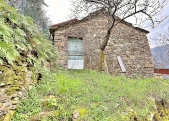 FACCIATA NORD EST.jpg - Magazzino Frazione Capreno, Sori - foto 6